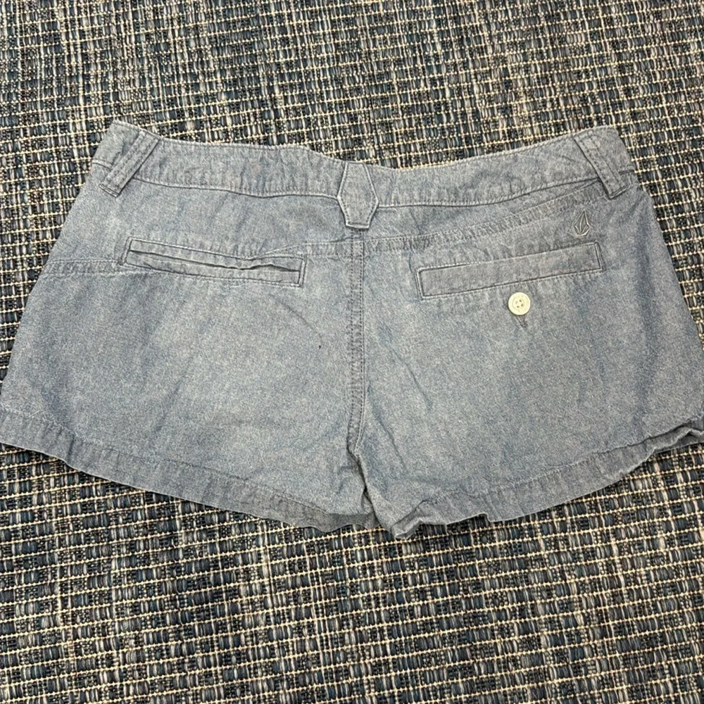 Volcom shorts - Picture 2 of 2